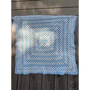 Handmade Vtg crochet baby blanket